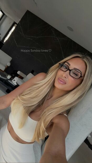 Full leaked Janine wiggert page private photo