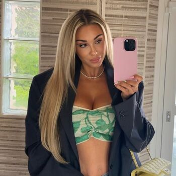 Full leaked Janine wiggert page private photo