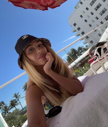 Full leaked Janine wiggert page private photo