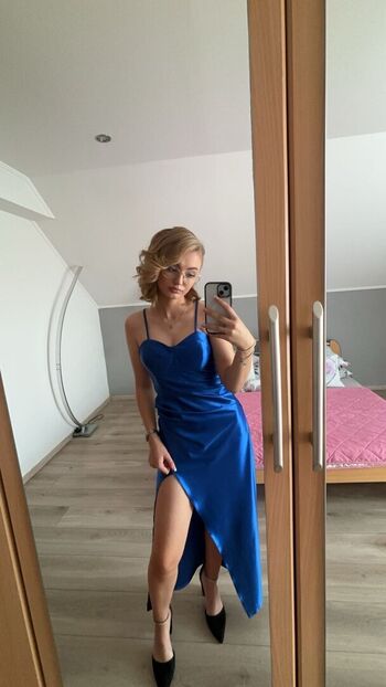 Full leaked Javorska private photo