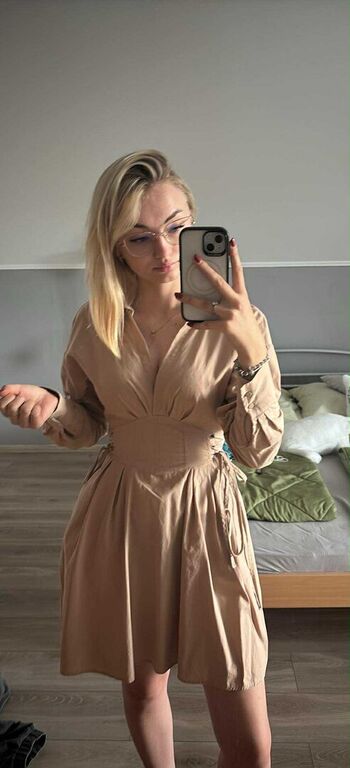 Full leaked Javorska private photo