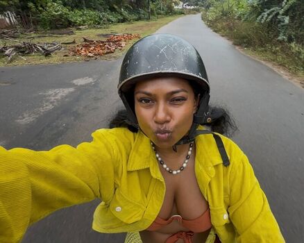 Full leaked Jayalathge bashi private photo