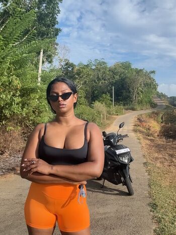 Full leaked Jayalathge bashi private photo