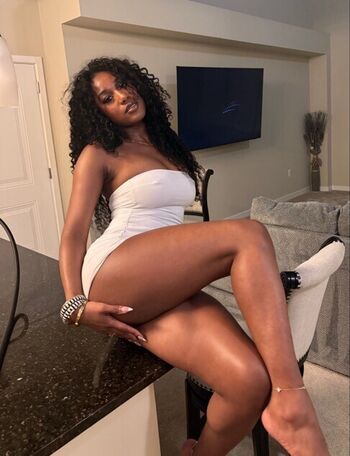 Full leaked Jaydamoeneee private photo