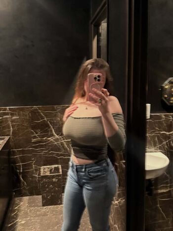 Full leaked Jazmine singing private onlyfans photo