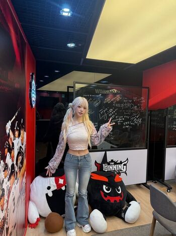 Full leaked Jeewon page private photo