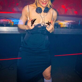 Full leaked Jehnny beth private onlyfans photo