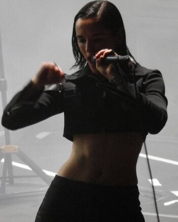 Jehnny Beth