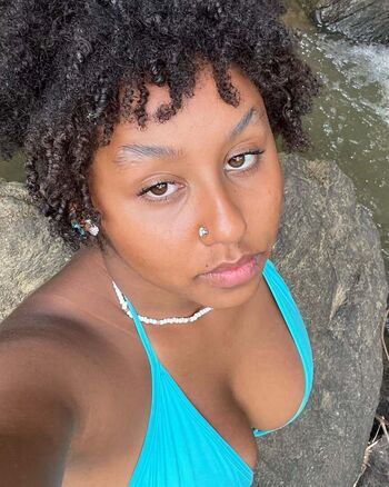 Full leaked Jellievissee private onlyfans photo