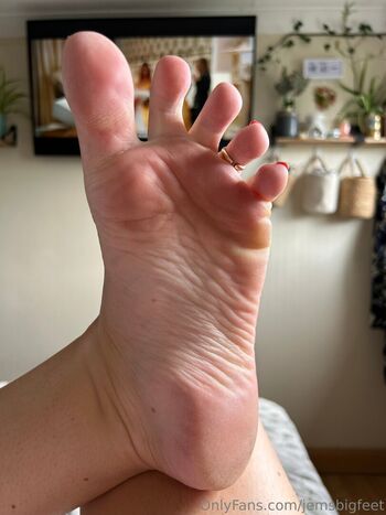 Full leaked Jemsbigfeet private photo