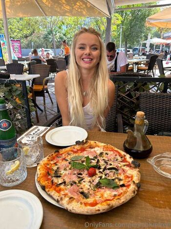 Full leaked Jenni blue private onlyfans photo