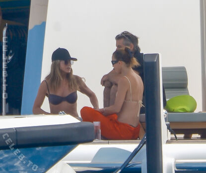 Full leaked Jennifer aniston page private photo