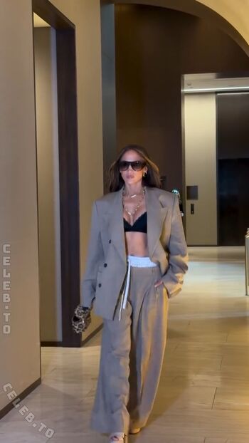 Full leaked Jennifer lopez private photo