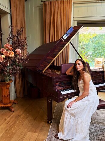 Full leaked Jennifer lopez  page private photo