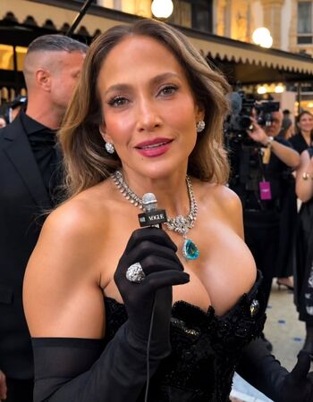 Full leaked Jennifer lopez page private photo