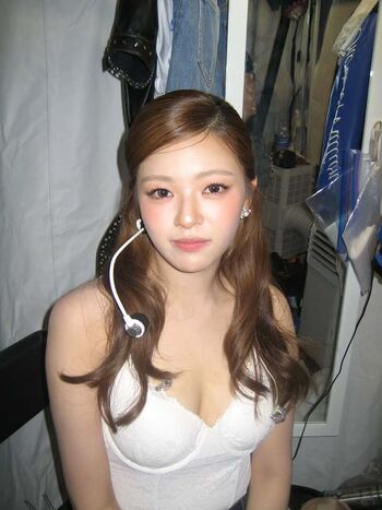 Full leaked Jeongyeon private photo