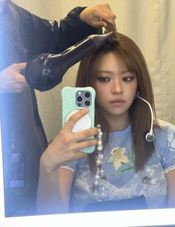 Full leaked Jeongyeon private photo