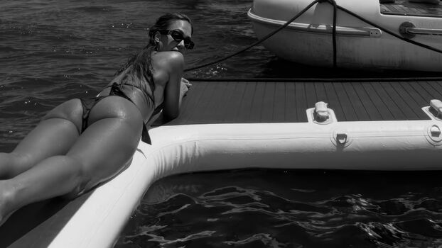 Full leaked Jessica alba private photo