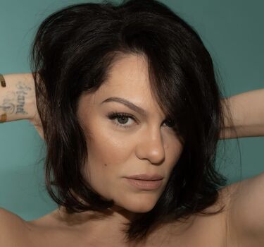 Full leaked Jessie j private photo
