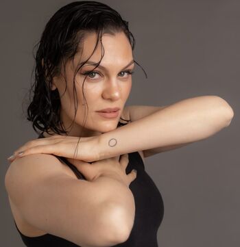 Full leaked Jessie j private photo