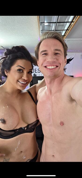 Full leaked Jessy dubai private photo