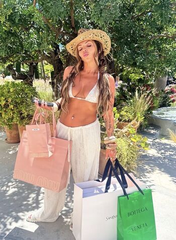 Full leaked Jesy nelson private photo