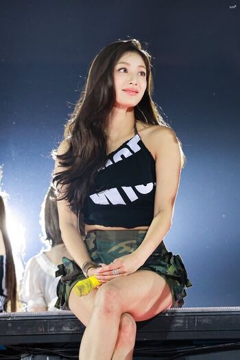 Full leaked Jihyo page private photo