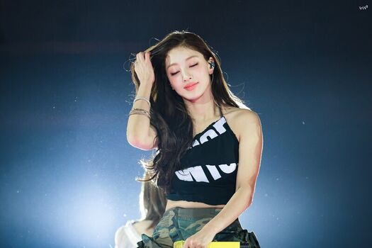 Full leaked Jihyo page private photo