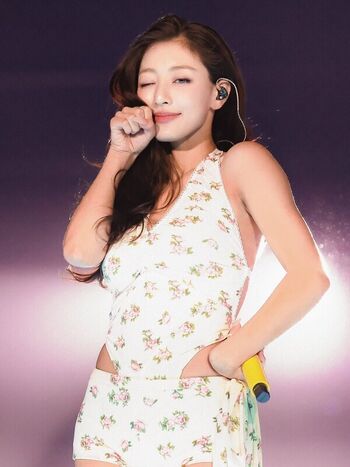 Full leaked Jihyo private photo