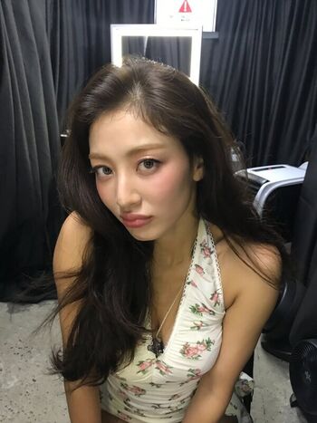 Full leaked Jihyo private photo
