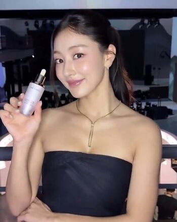 Full leaked Jihyo private photo