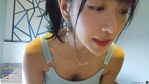 Full leaked Jinnytty private photo