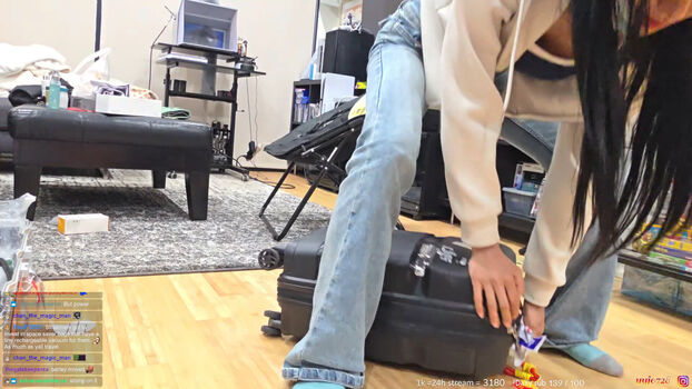 Full leaked Jinnytty private photo