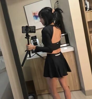 Full leaked Jinnytty private photo