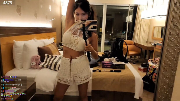 Full leaked Jinnytty private photo