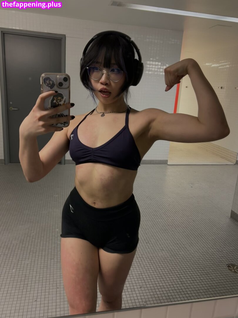 Janet He / https: / jjanethe / jjanethee / jjanether6 Foto OnlyFans Nuda #16