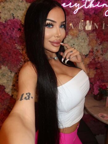 Full leaked Joliejoliecat private onlyfans photo