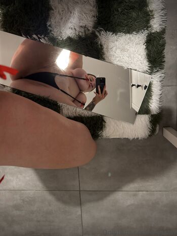Full leaked Joliejoy private photo