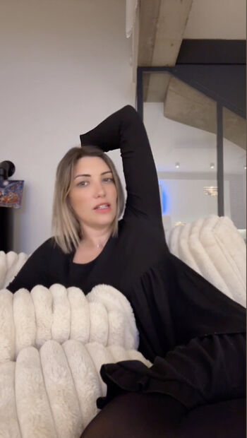 Full leaked Jolyemilyyy private photo