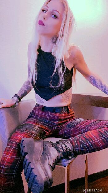 Josie Peach