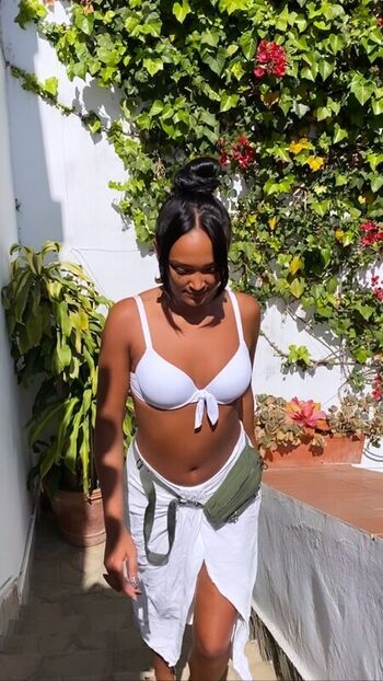 Full leaked Joy crookes private photo