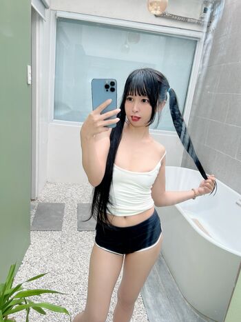 Full leaked Joyce poring private photo