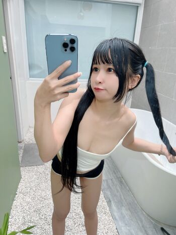 Full leaked Joyce poring private photo