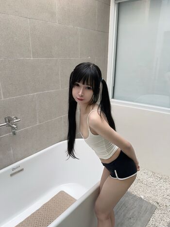 Full leaked Joyce poring private photo