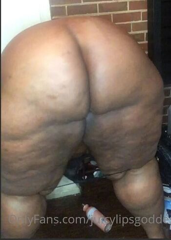 Full leaked Juicylipsgoddess private photo