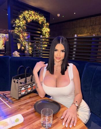 Full leaked Julia ailen private photo