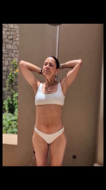 Full leaked Julia bradbury private photo