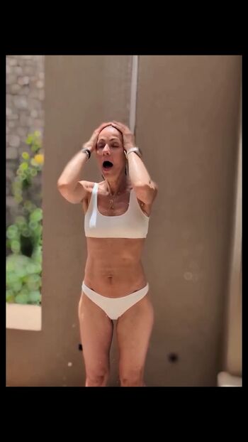 Full leaked Julia bradbury private photo