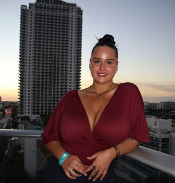 Full leaked Julia dube private photo