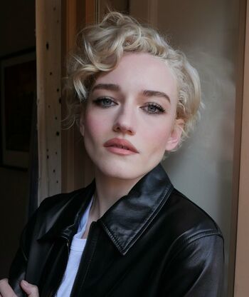 Full leaked Julia garner private photo